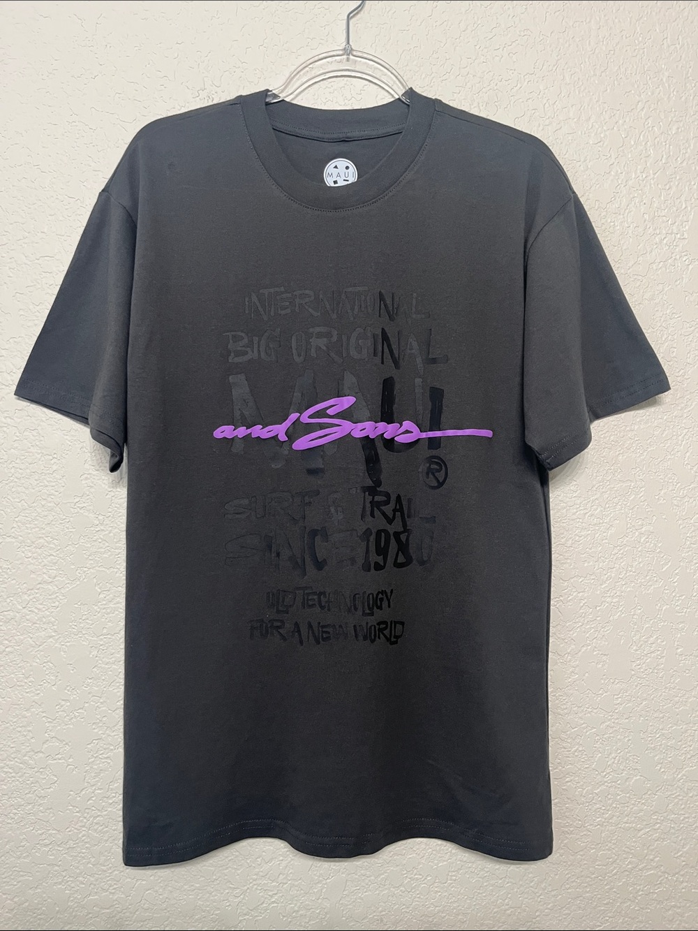 Maui Men’s Medium Y2K Black Graphic T-Shirt with Purple Script